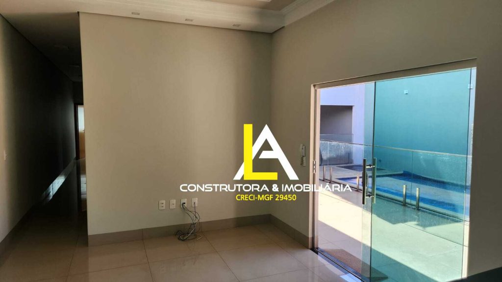 Casa à Venda com Excelente localização Casa à Venda com Excelente localização