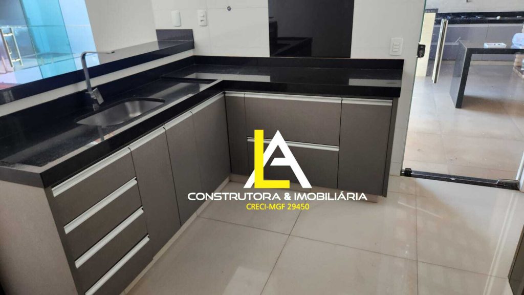 Casa à Venda com Excelente localização Casa à Venda com Excelente localização